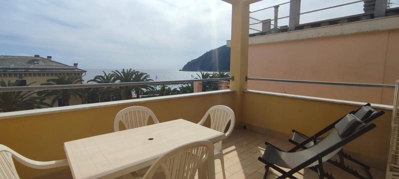 Monilia Apartments Moneglia Esterno foto